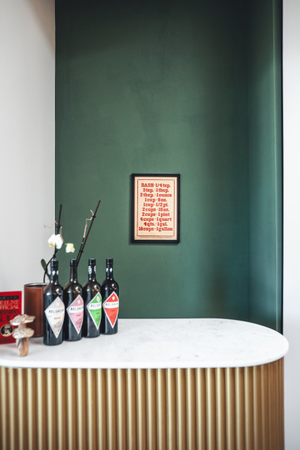 WOHUNG MITTE modern-hemmabar