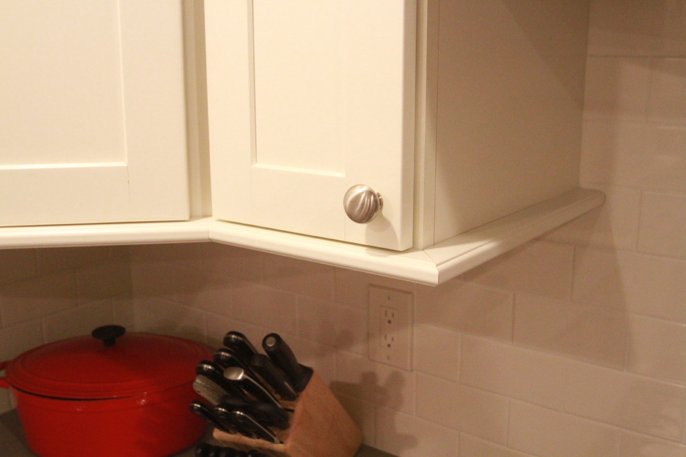 Transitional kitchen photo in DC Metro