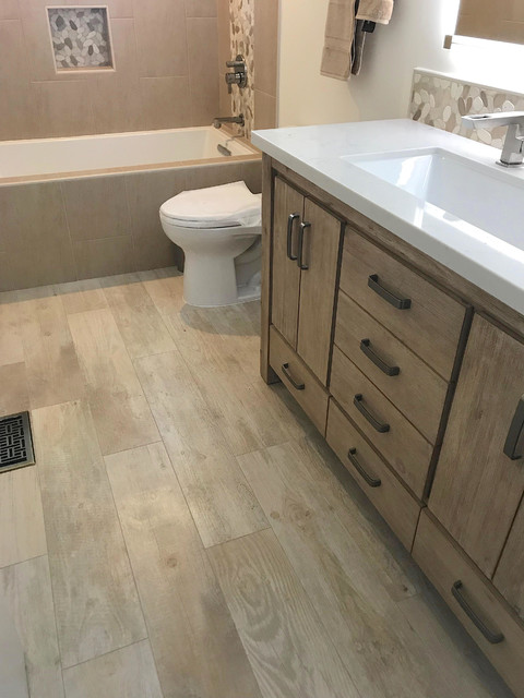 Transitional Bathroom klassisch-modern-badezimmer