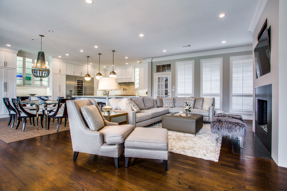 Transitional living room in Dallas.