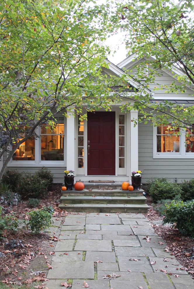 Inspiration for a traditional entryway in Baltimore with a single front door.