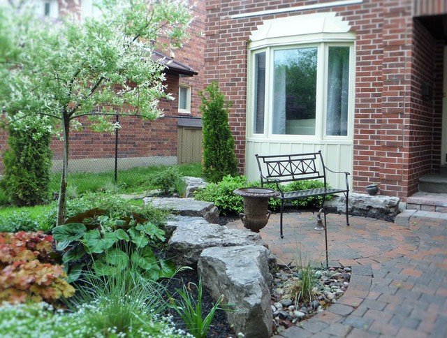front entrance transitional-garden