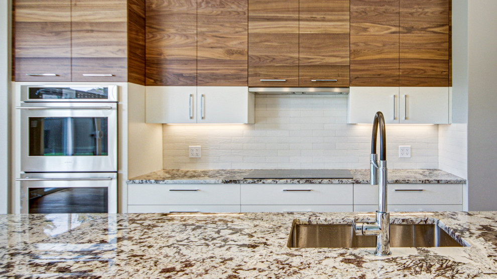 Eclectic kitchen photo in Montreal