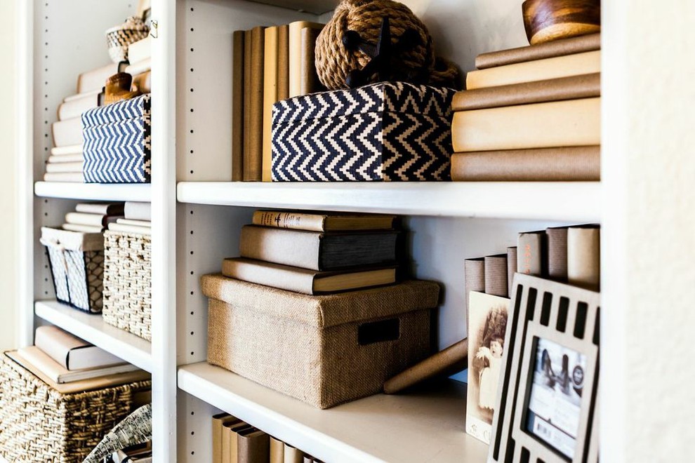 Example of a classic home office design in Dallas