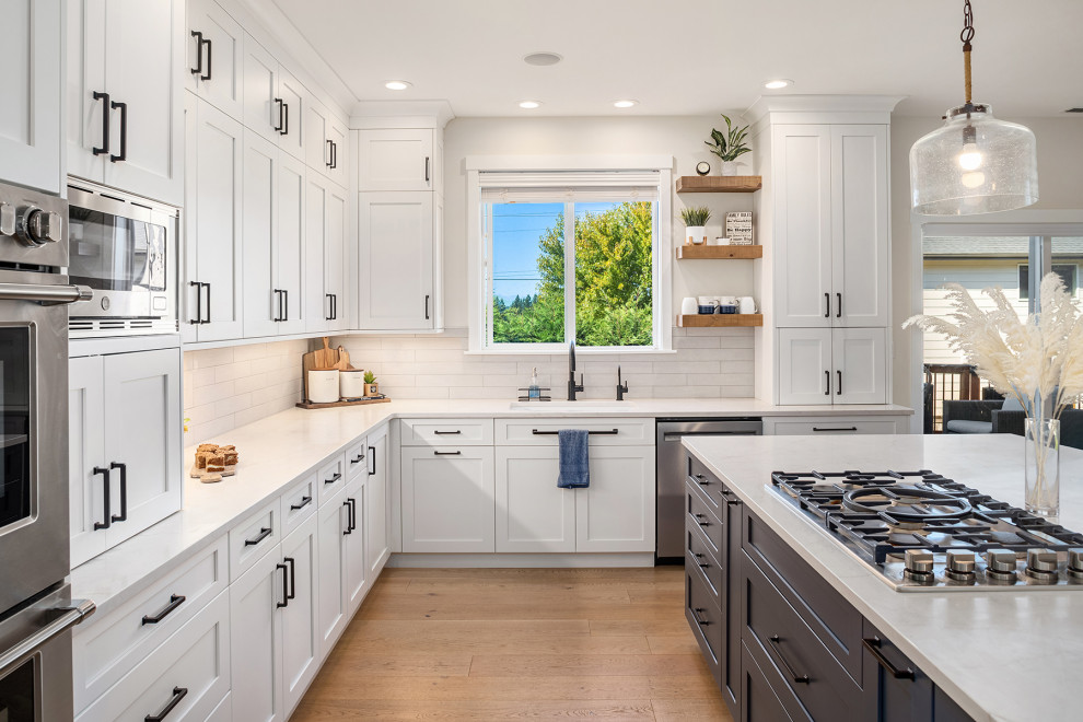 Kitchen - transitional kitchen idea in Seattle