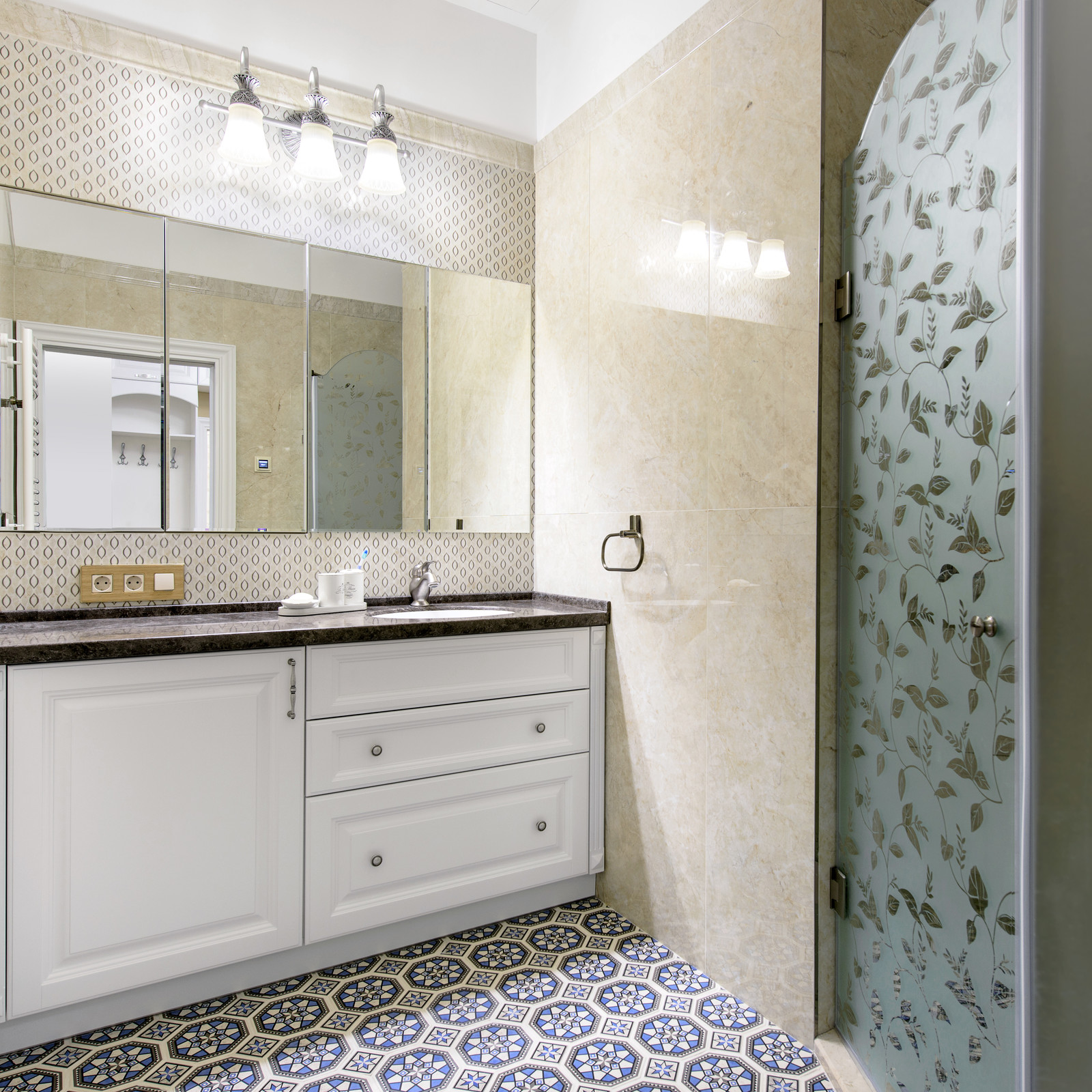 Актер лилово-бежевый