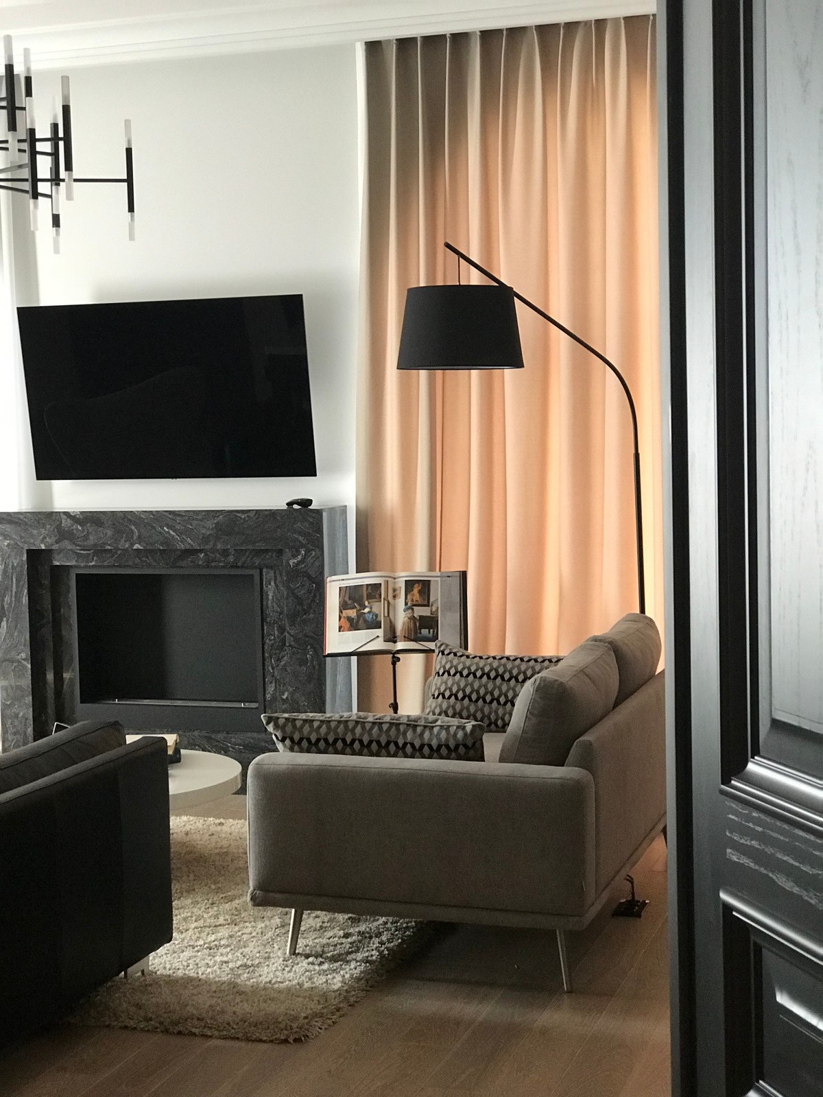 Мужской строгий интерьер