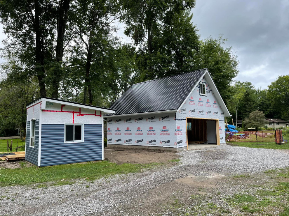 Garage Build Siding starting