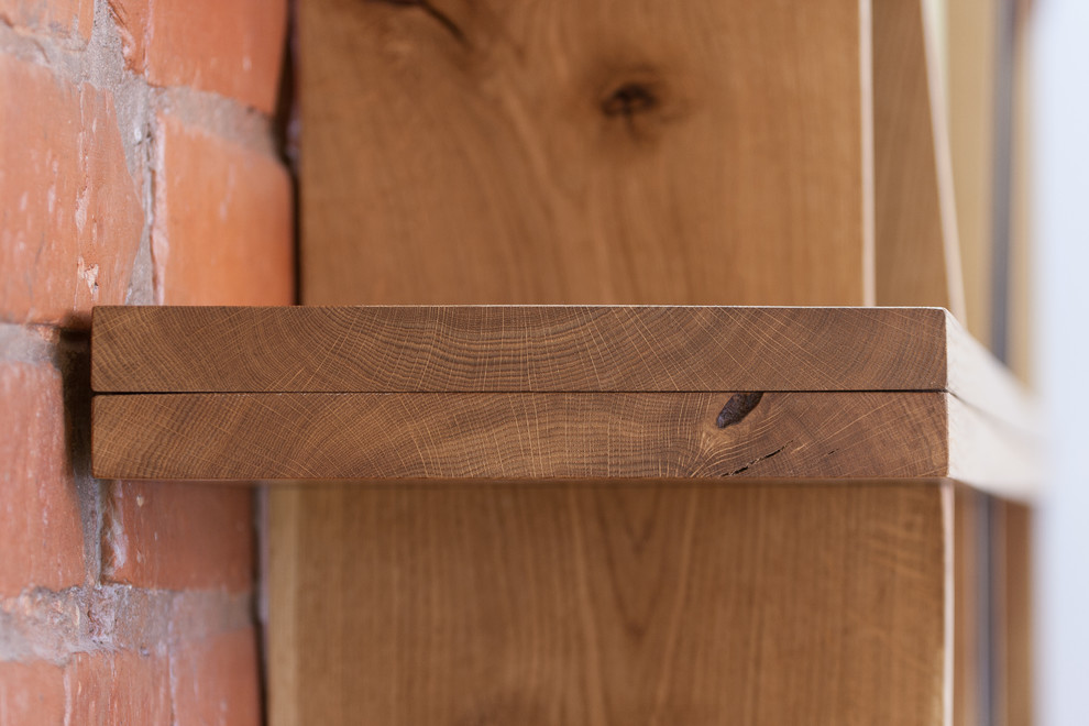 Книжный стеллаж из массива дуба