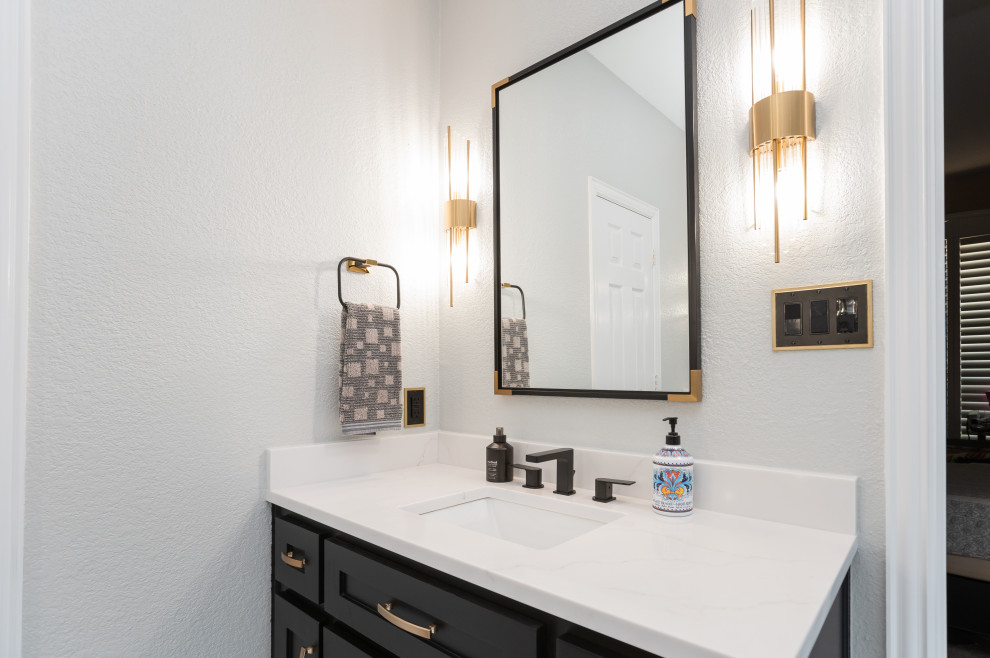 Black Locust | Master Bathroom