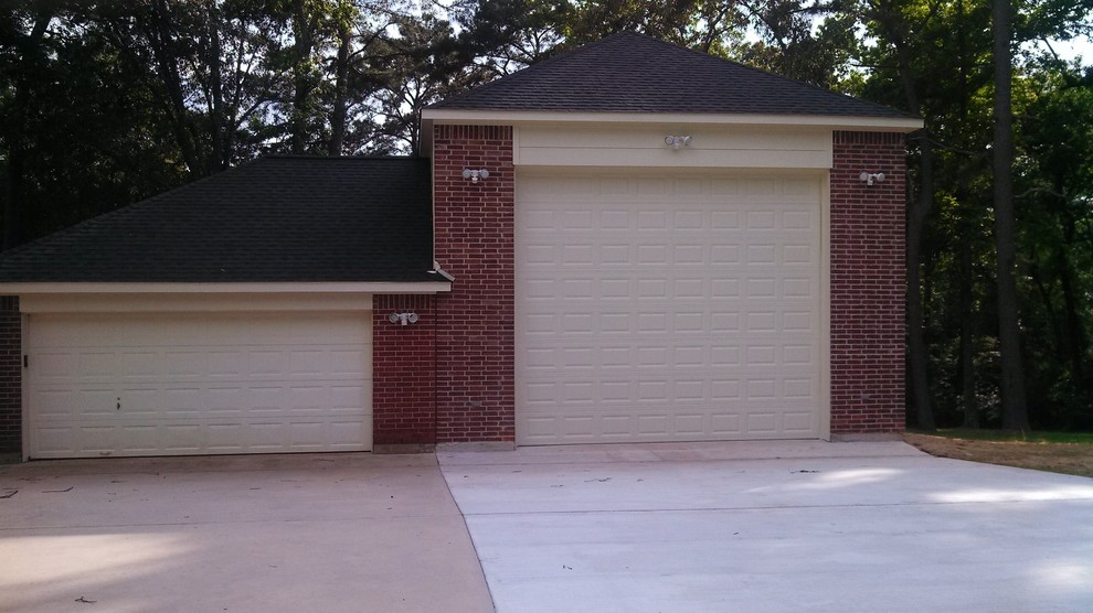 This is an example of a large contemporary shed and granny flat in Houston.