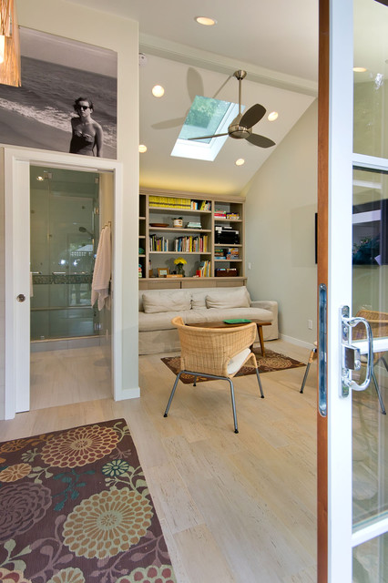 Pool House modern-wohnzimmer