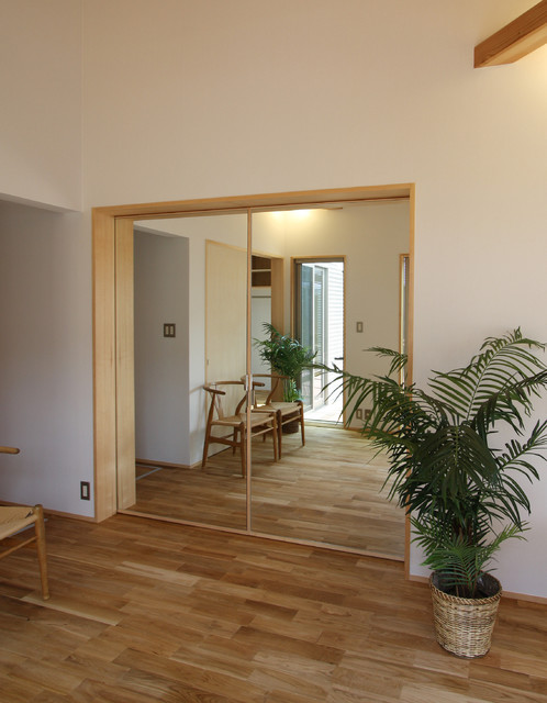 ミラーで部屋を広く明るく 鏡の効果を活用するインテリアの法則 Houzz ハウズ