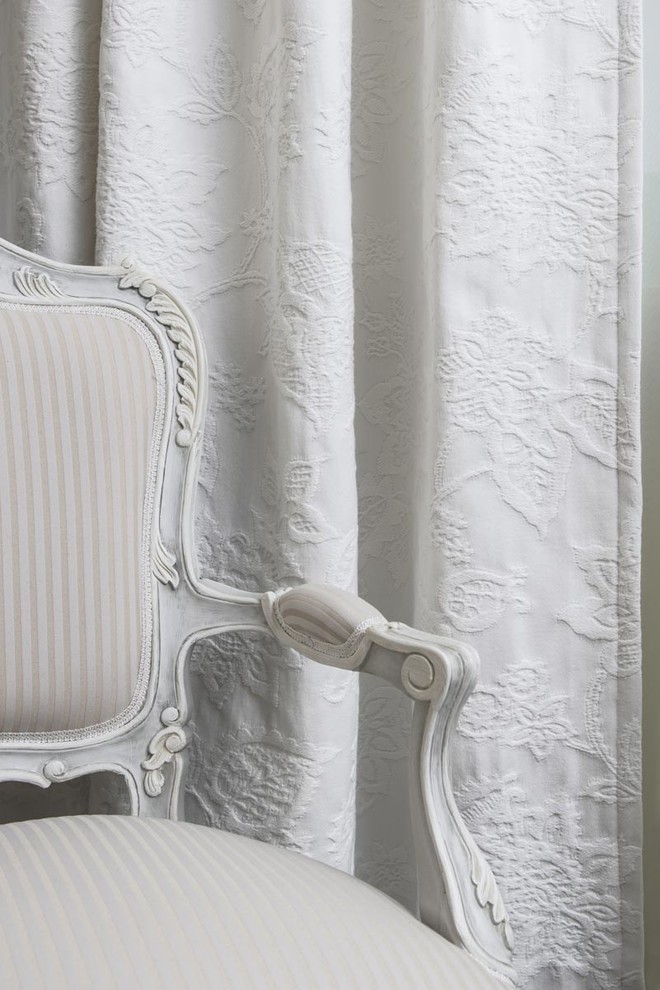 «Шкатулка из Оникса» декорирование квартиры: текстиль, обои, краски