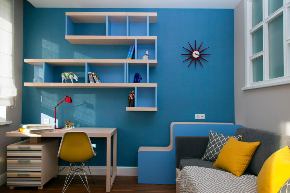 СОВРЕМЕННЫЙ ИНТЕРЬЕР С АНТИКВАРНЫМ КОМОДОМ