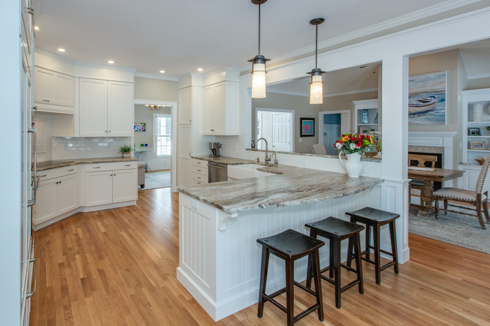 Inspiration for a mid-sized transitional home design remodel in Boston