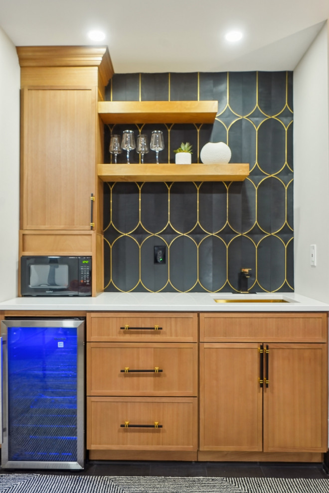 Transitional home bar photo in New York