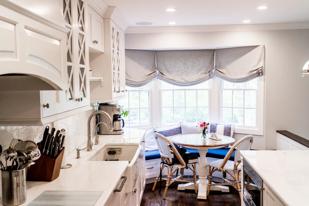 Kitchen - transitional kitchen idea in New York