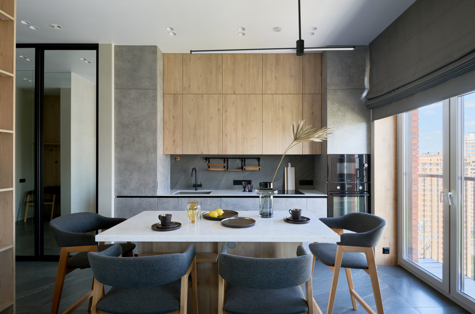 Светлая двухкомнатная квартира 60 кв.м. с панорамными окнами