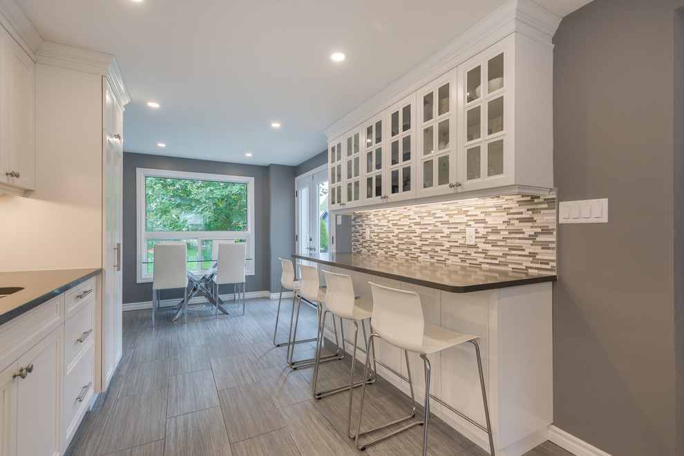 Transitional kitchen photo in Toronto