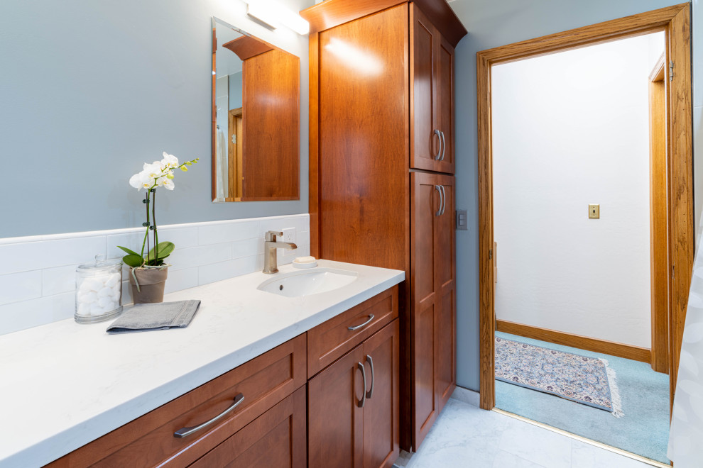 Calming Berkeley Hills Upstairs Bathroom