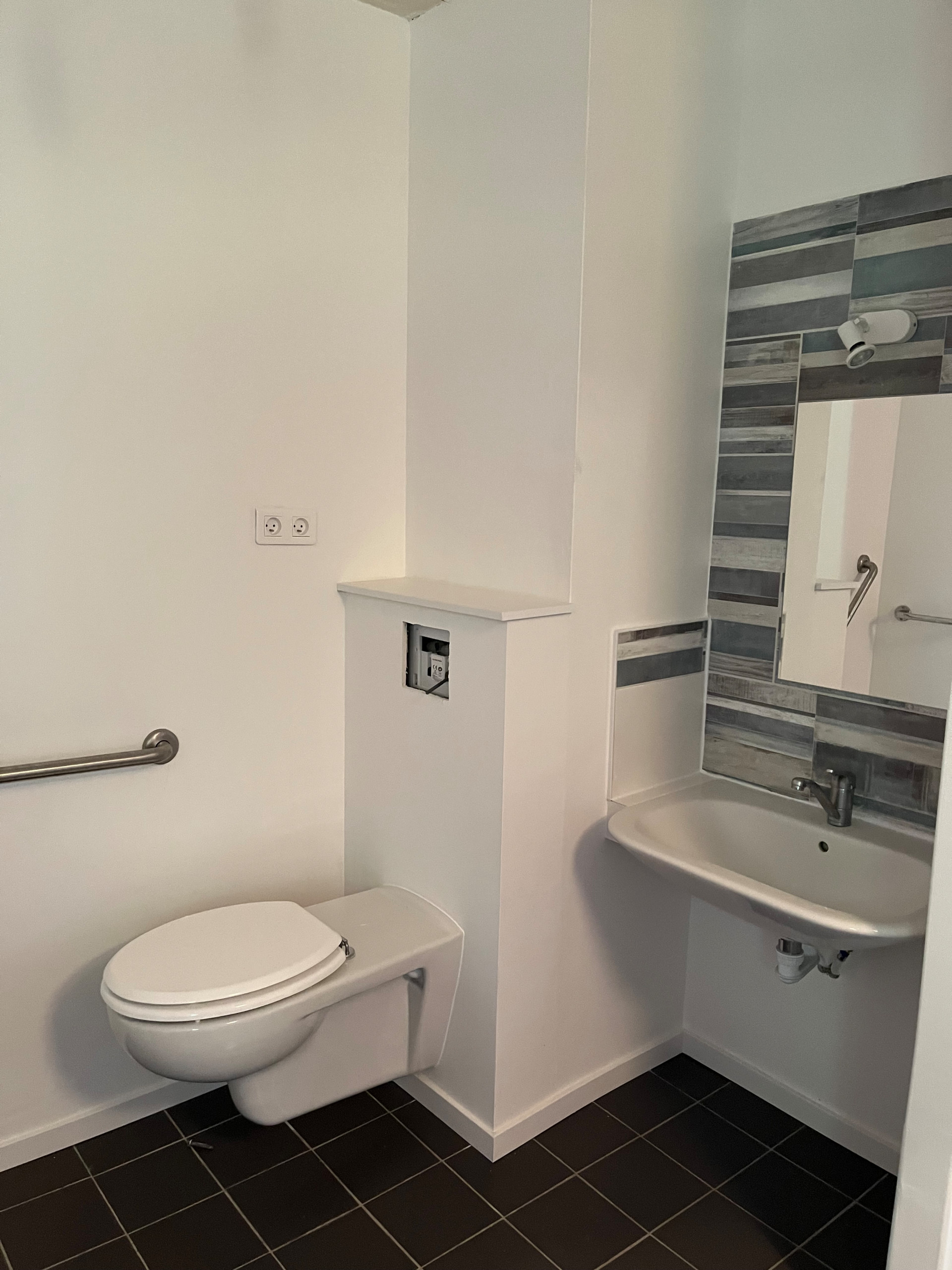 Salle de bain PMR