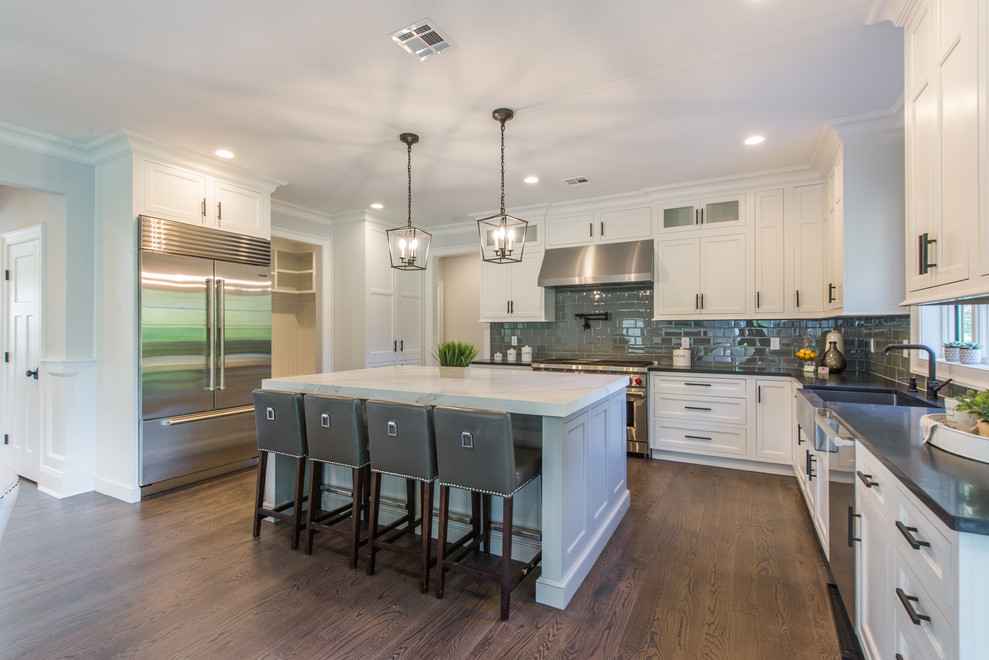 Kitchen - transitional kitchen idea