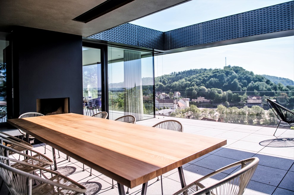 Überdachte Moderne Terrasse in Stuttgart