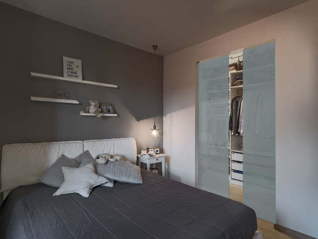 Appartamento in Cogoleto contemporary-bedroom