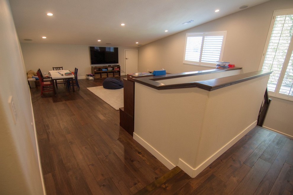 Transitional home design photo in Orange County