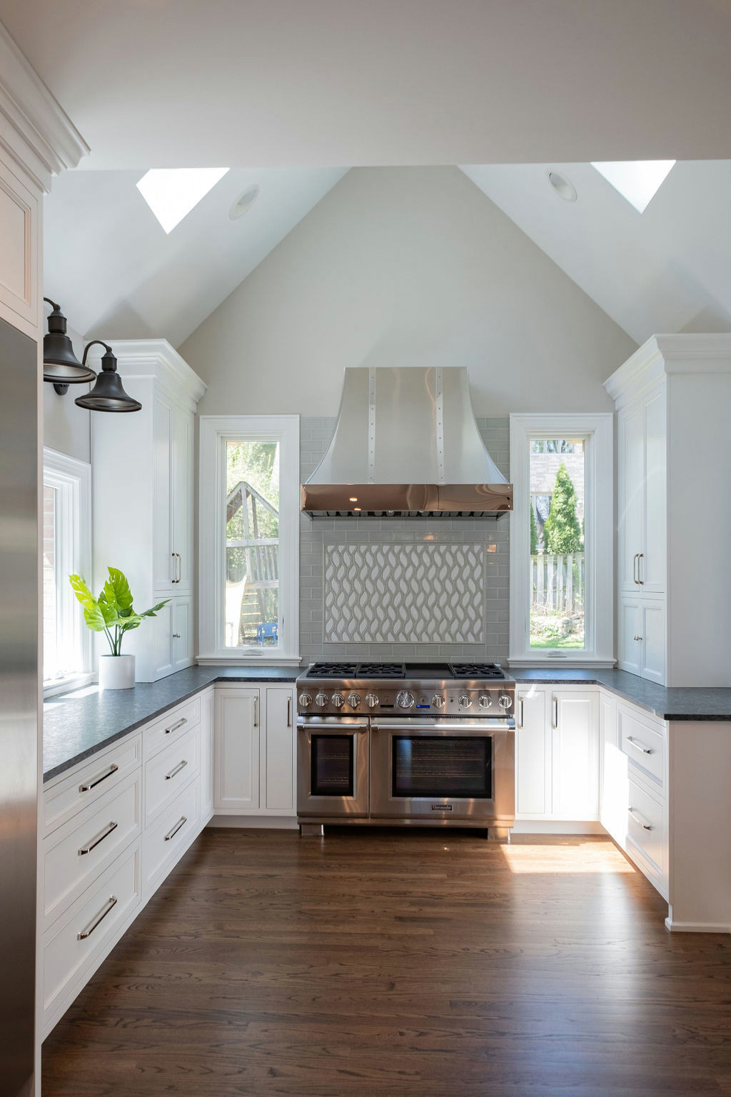 Modern Farmhouse Kitchen and Home Bar