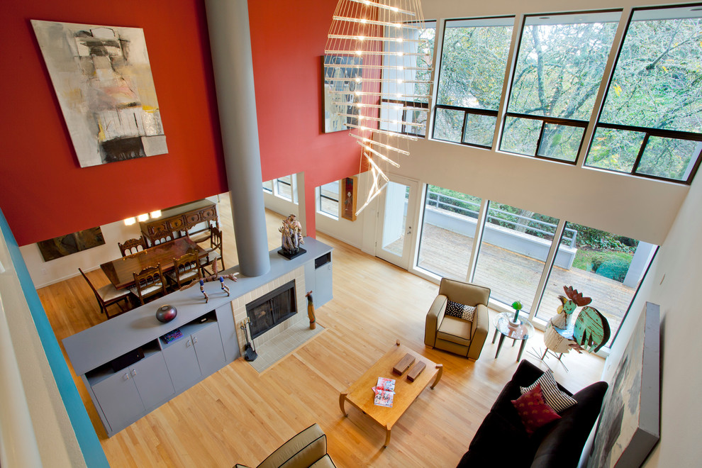 Photo of a contemporary living room in Portland.