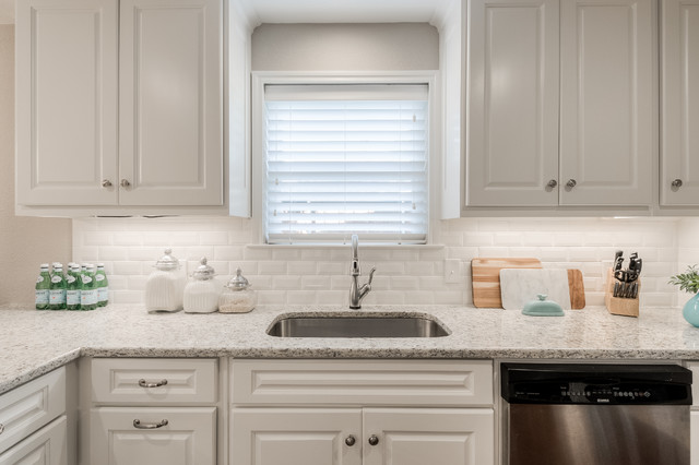 Maximizing a Small Kitchen classique-chic-cuisine