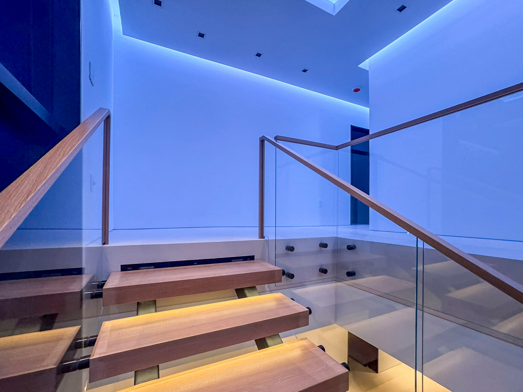 126_Visually Open and Light Contemporary Staircase, Mclean, VA 22102