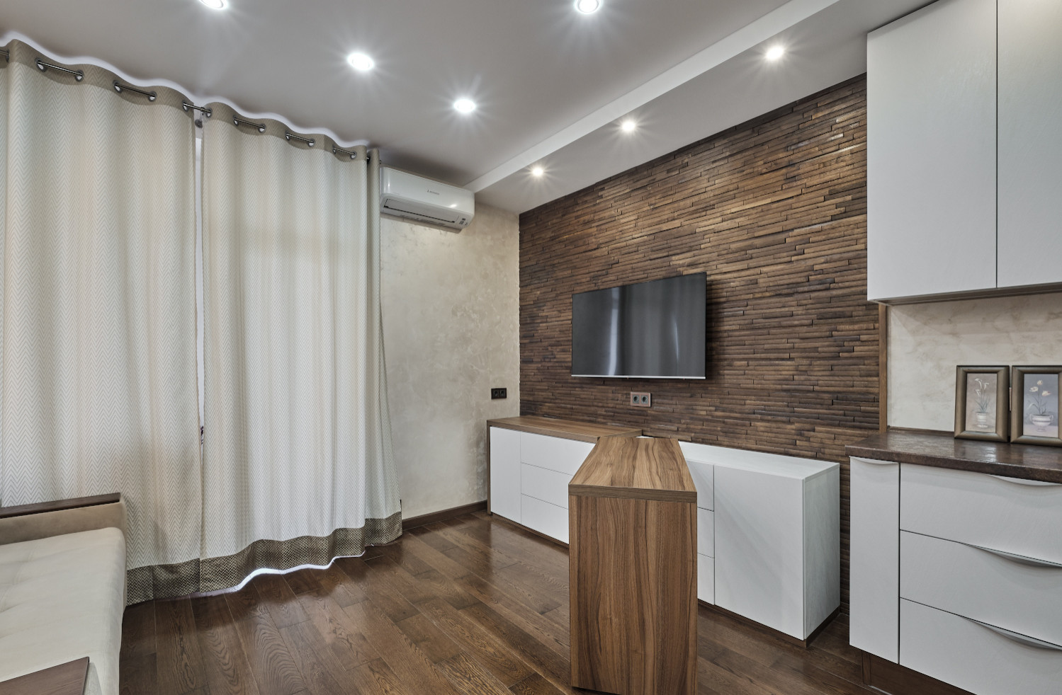 Квартира-студия с трансформируемой мебелью.