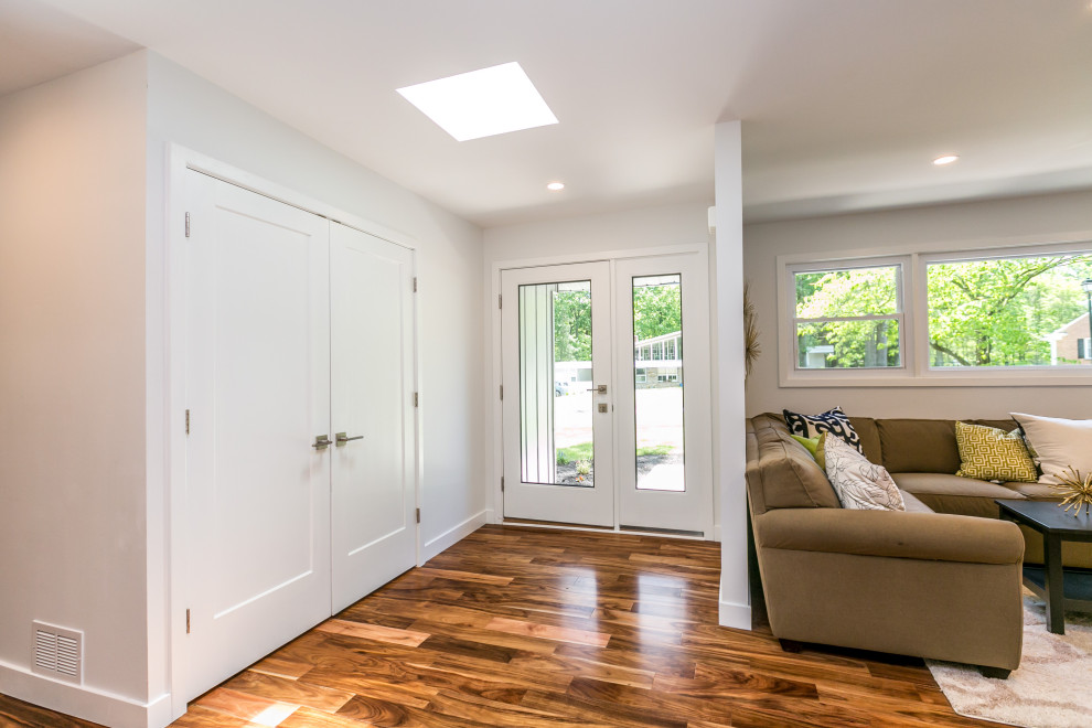 Inspiration for a transitional entryway remodel in Baltimore