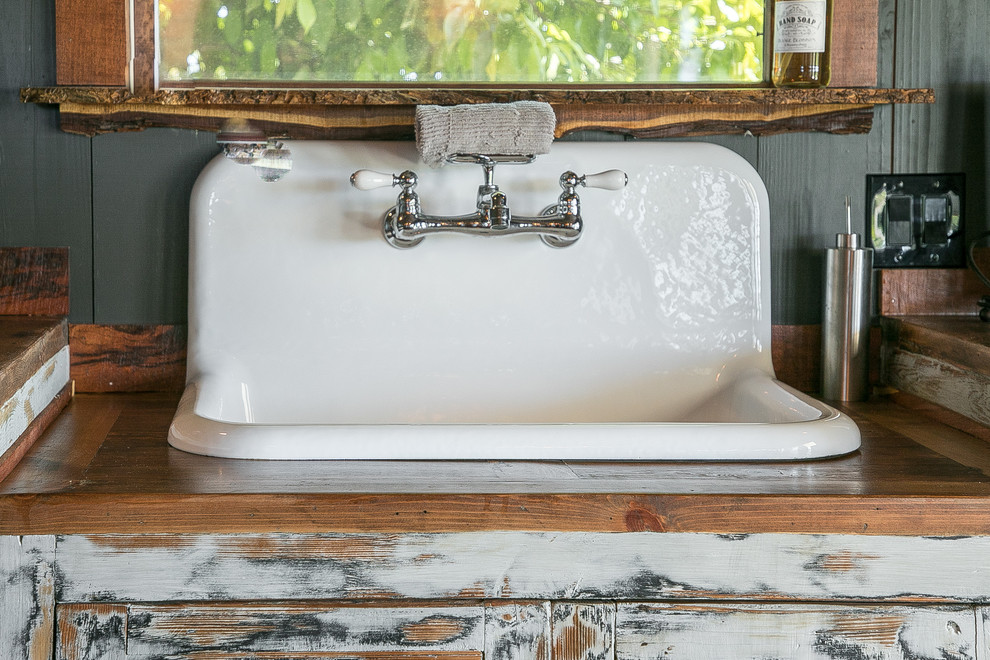 Home design - rustic home design idea in Austin