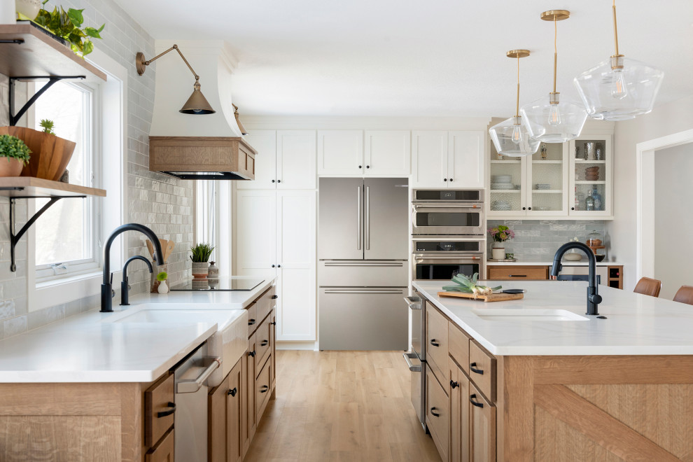 Inspiration for a cottage kitchen remodel in Minneapolis