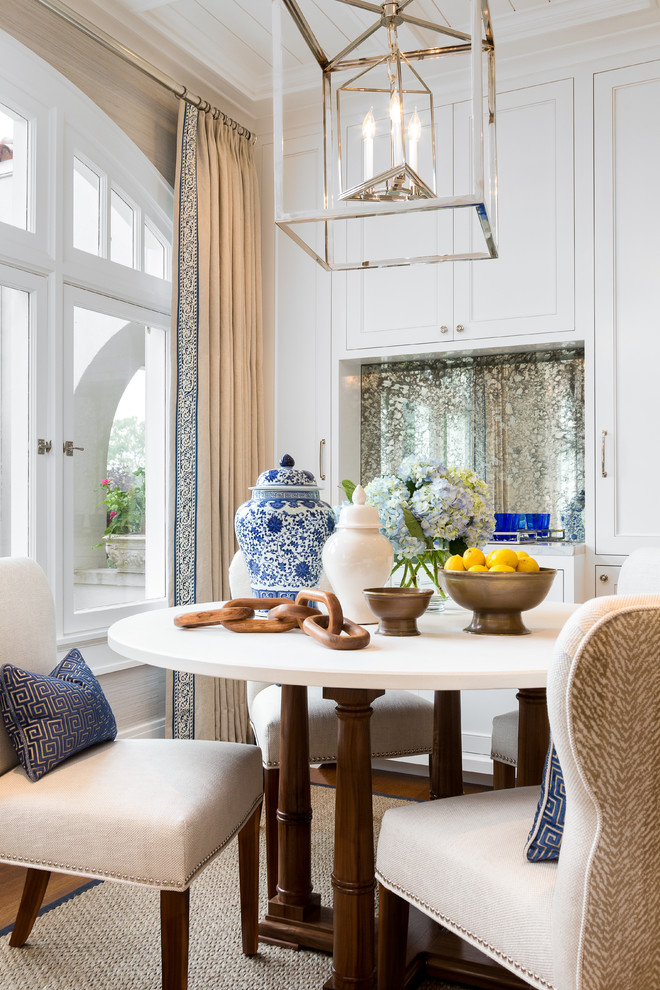 Inspiration for a mid-sized transitional home design remodel in Los Angeles