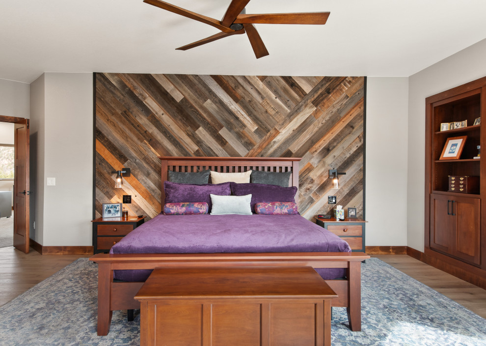 Bedroom - transitional bedroom idea in Denver