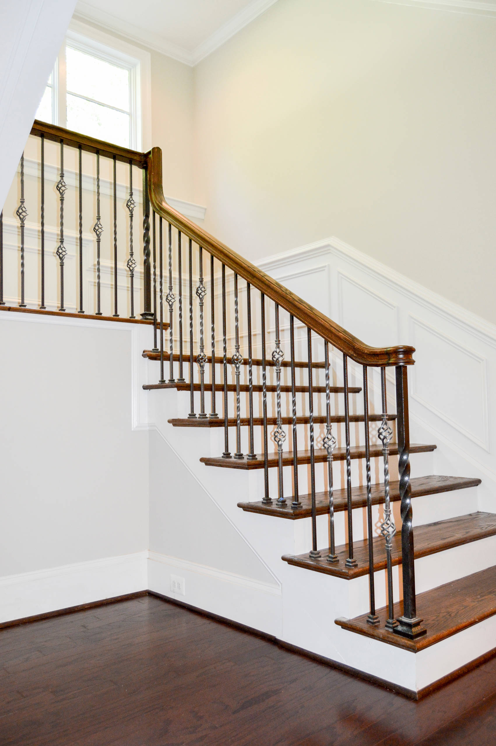 38_European Style Circular Balcony and Multi-level Staircase, Middleburg, VA 201