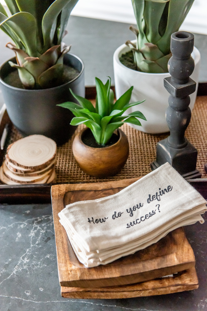 Inspiration for a transitional home design remodel in Toronto