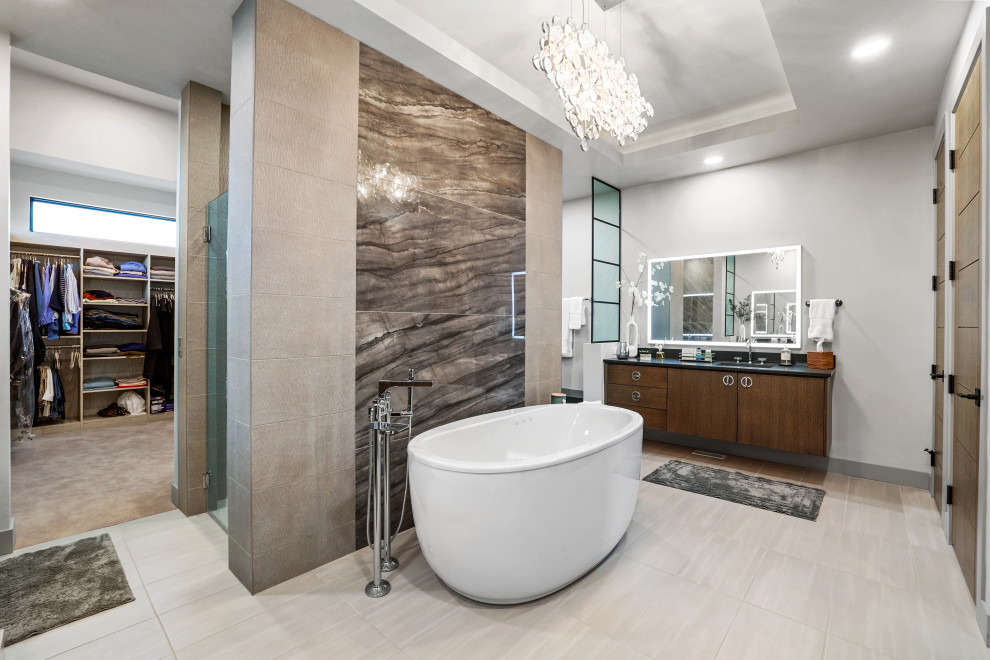 Photo of a large modern bathroom in New York.