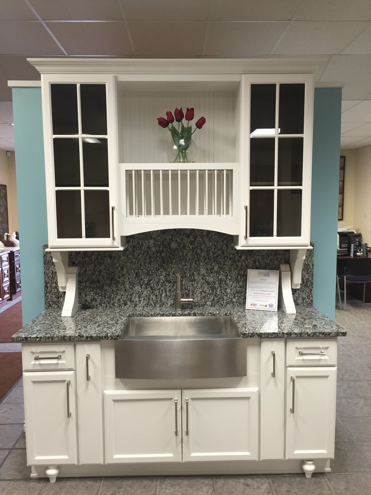 Inspiration for a transitional kitchen remodel in Toronto