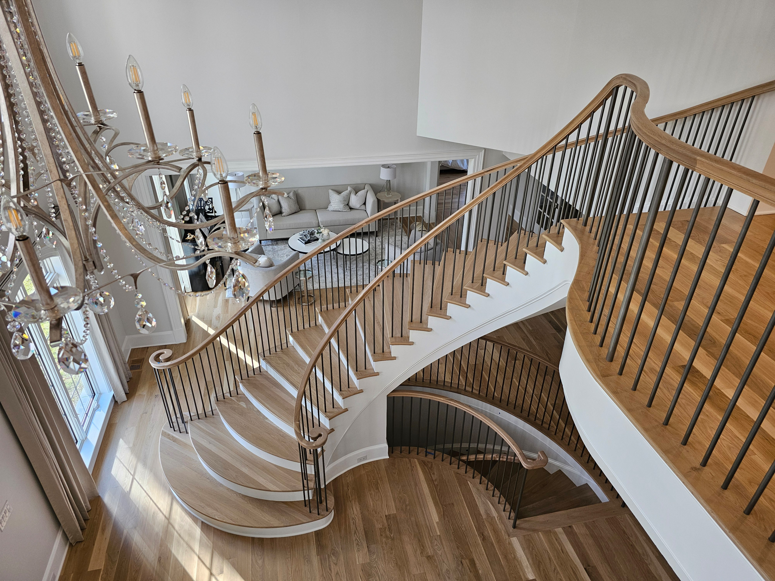 116_Elegant & Eye-catching Curved Staircase, Leesburg VA 20175
