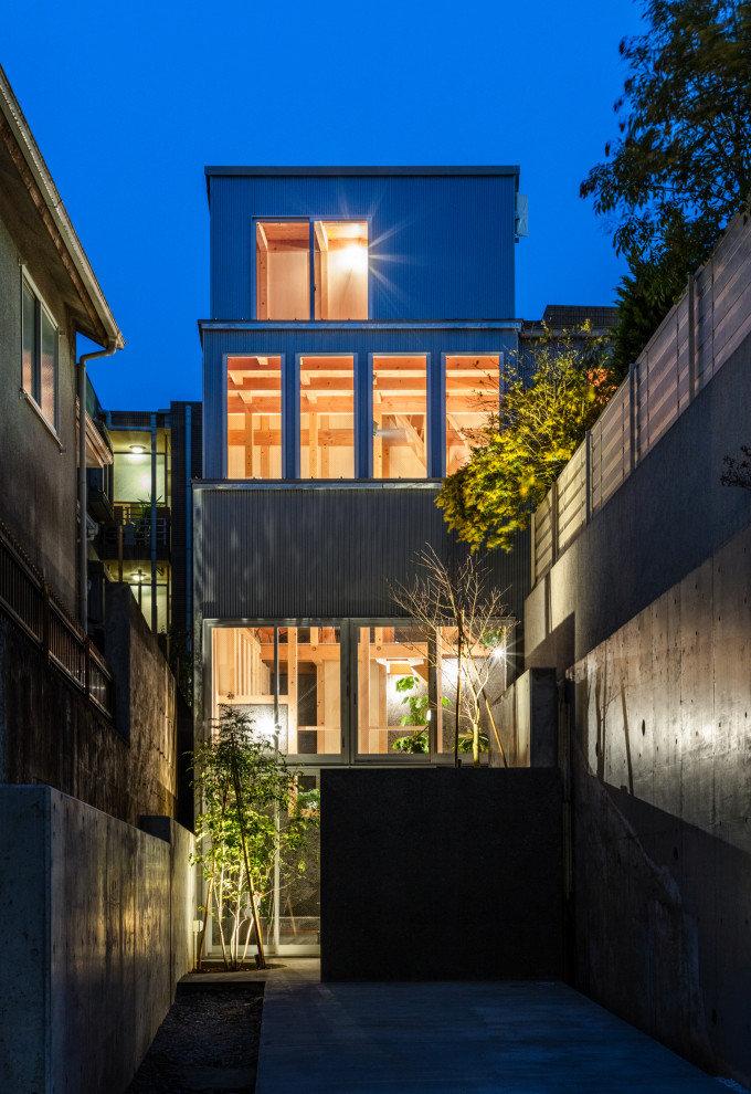 東京23区にあるコンテンポラリースタイルのおしゃれな家の外観の写真