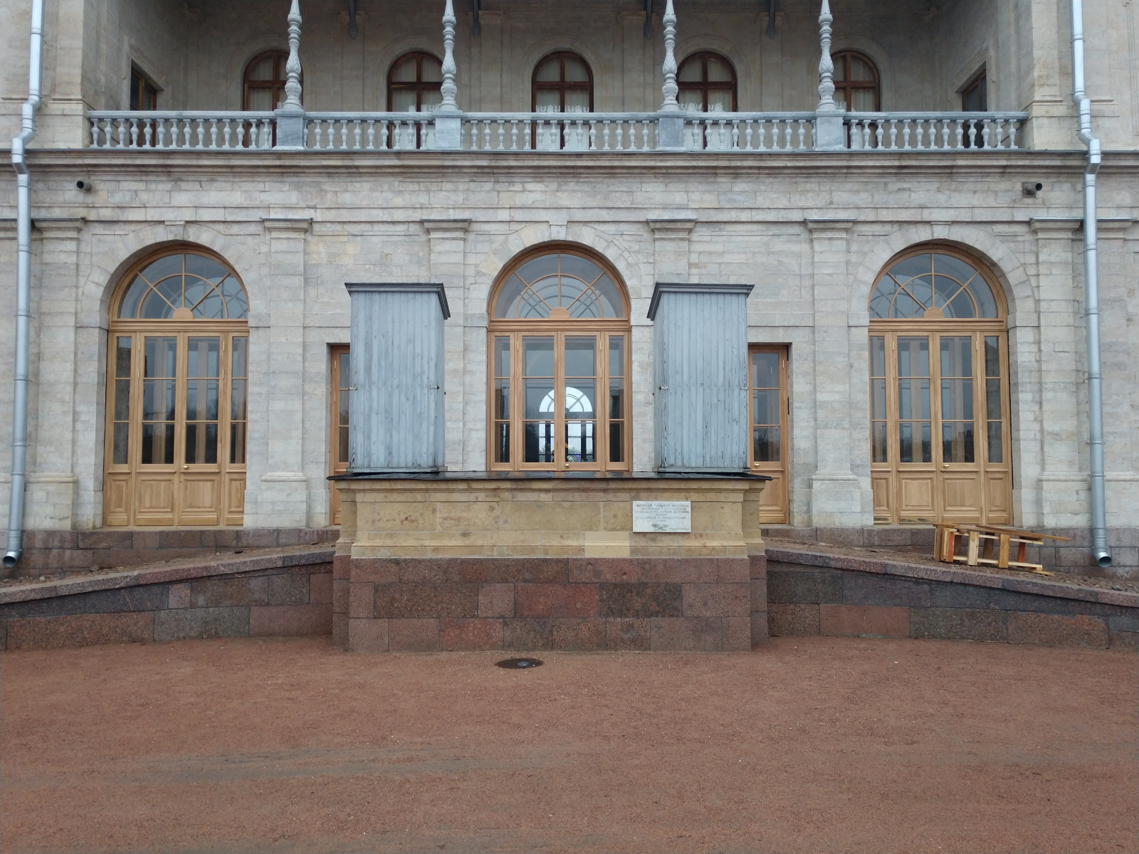 Двери входные исторические