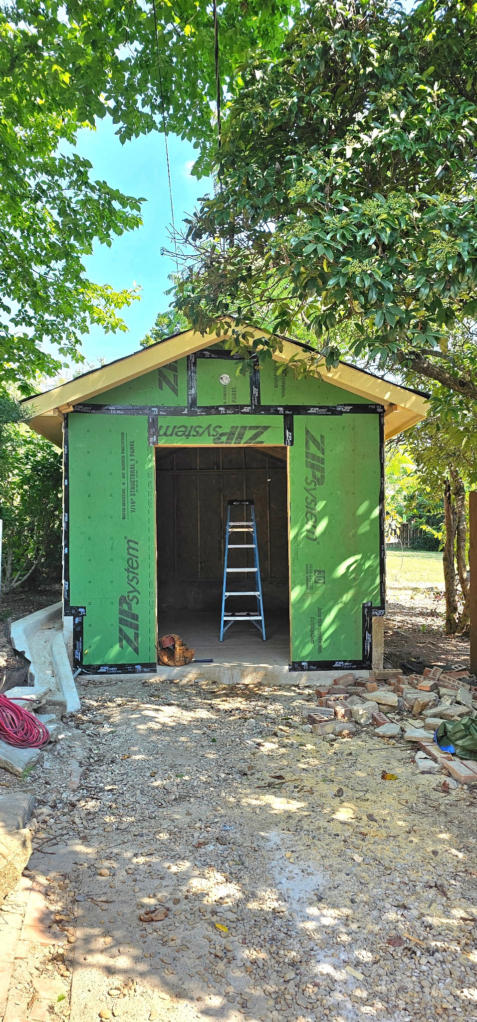 DETACHED GARAGE