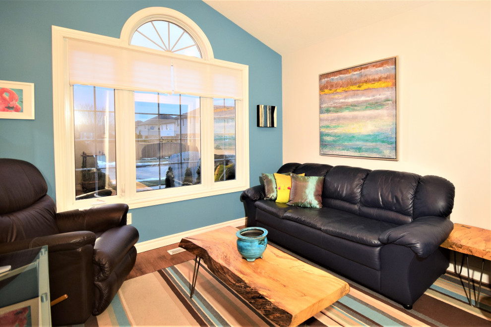Downsizing :  Fabulous Open Concept Bungalow