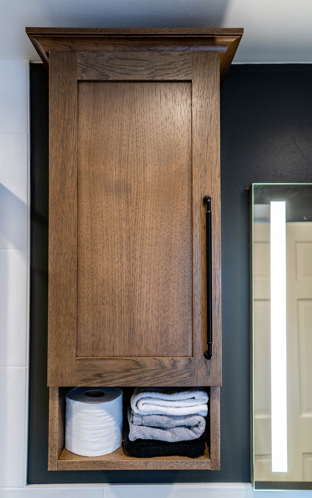 Transitional home design photo in New York